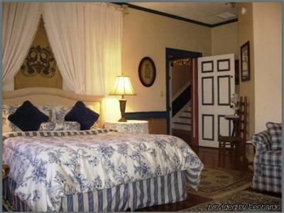 The Fairfield Inn 1757 Номер фото